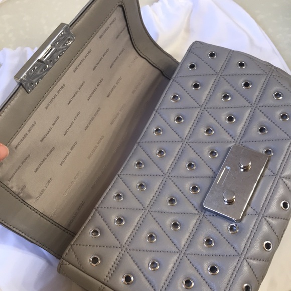 ‼️SALE Like NEW Michael Kors crossbody/shoulder chain bag - Picture 6 of 15